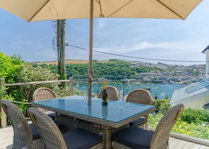 Luxury Victorian School With Views Of Harbour