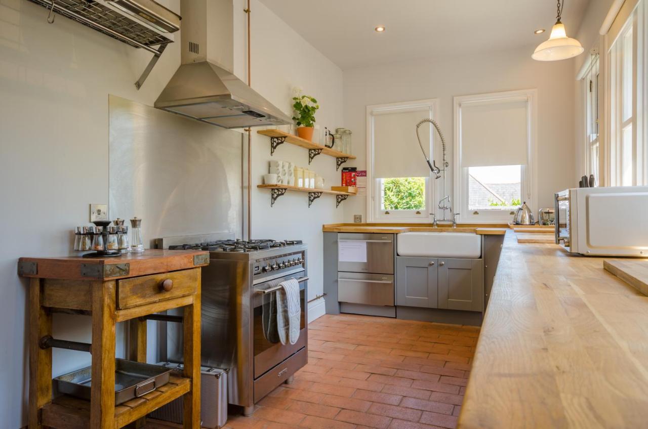 Luxury Victorian School With Views Of Harbour Villa *